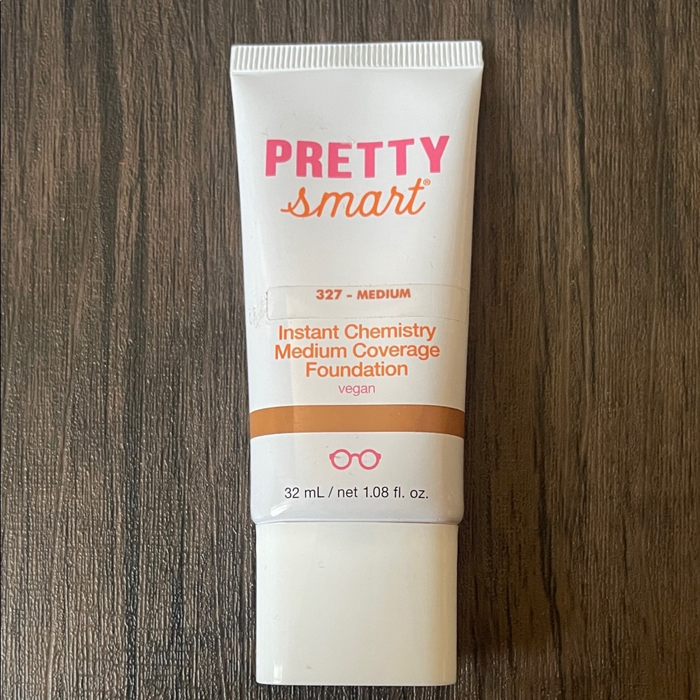 PRETTY SMART Medium Coverage Foundation - 327 Medium